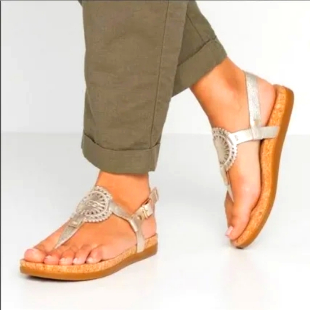 UGG
Women's Ayden II Flat Sandal